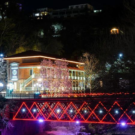 Hotel Magnolia In The City Centre クタイシ エクステリア 写真