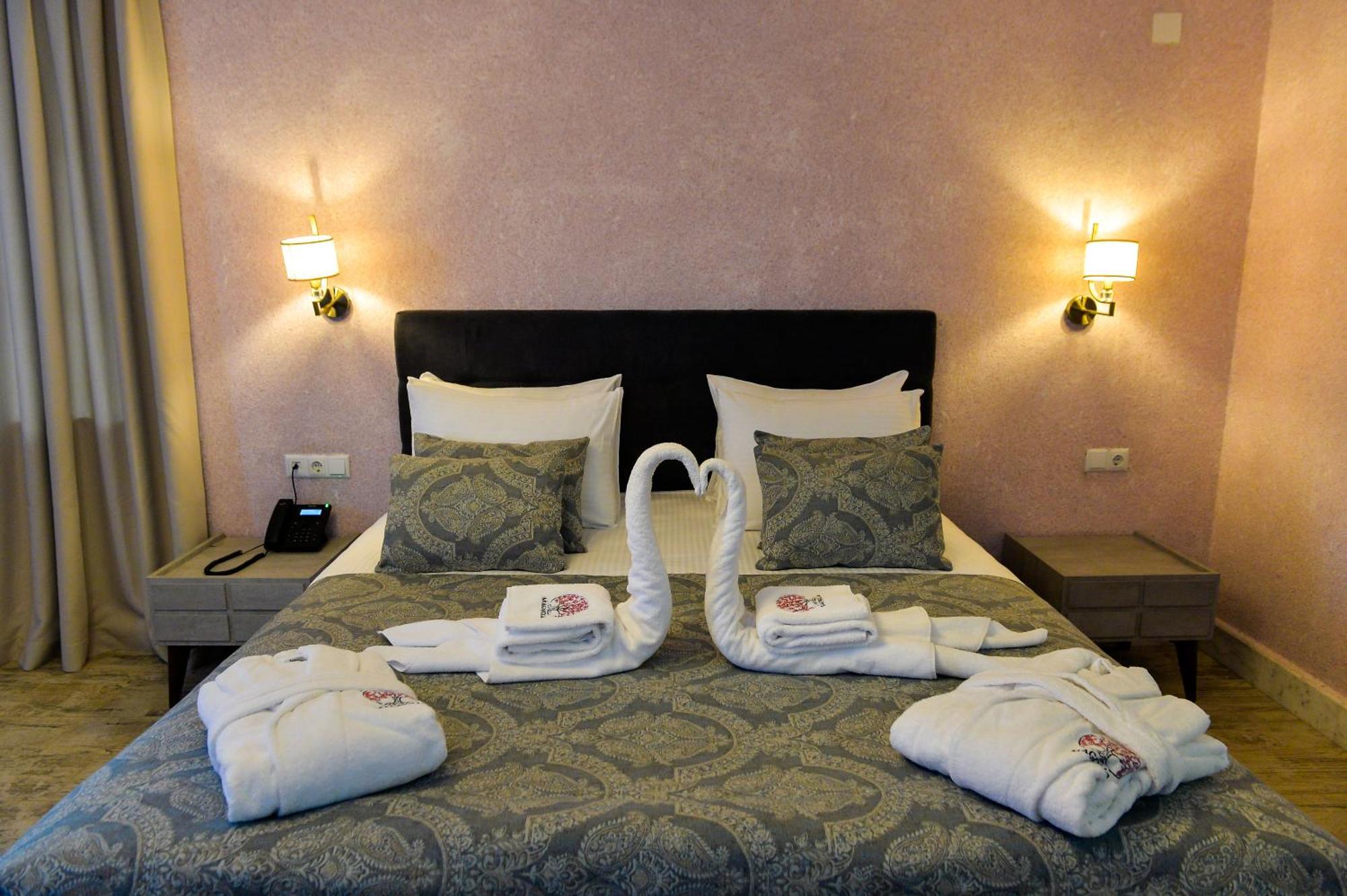 Hotel Magnolia In The City Centre クタイシ エクステリア 写真