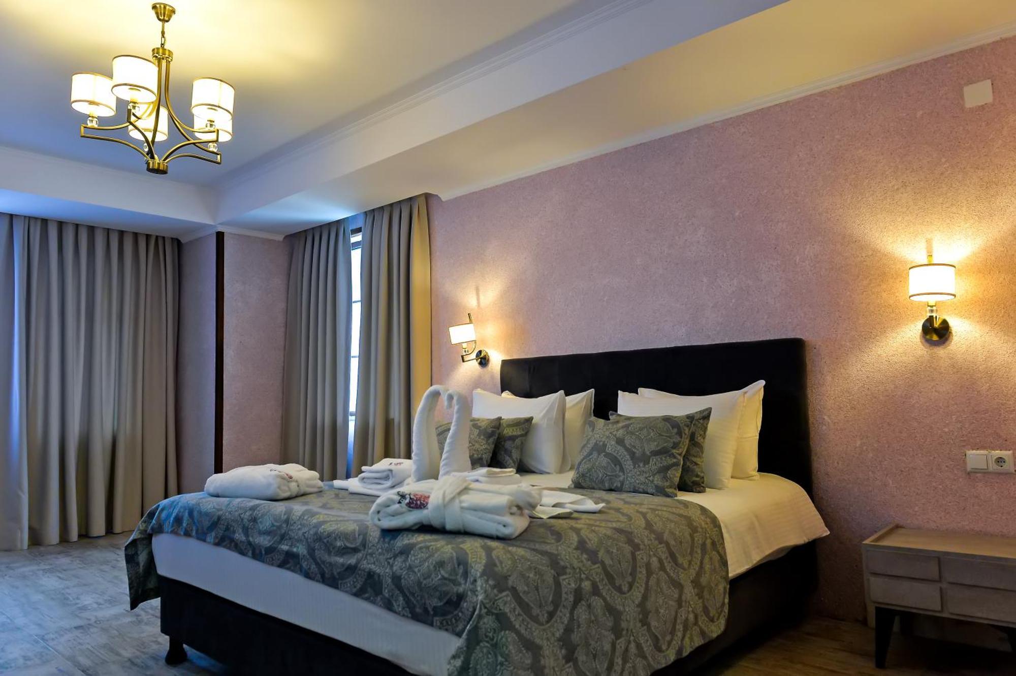 Hotel Magnolia In The City Centre クタイシ エクステリア 写真