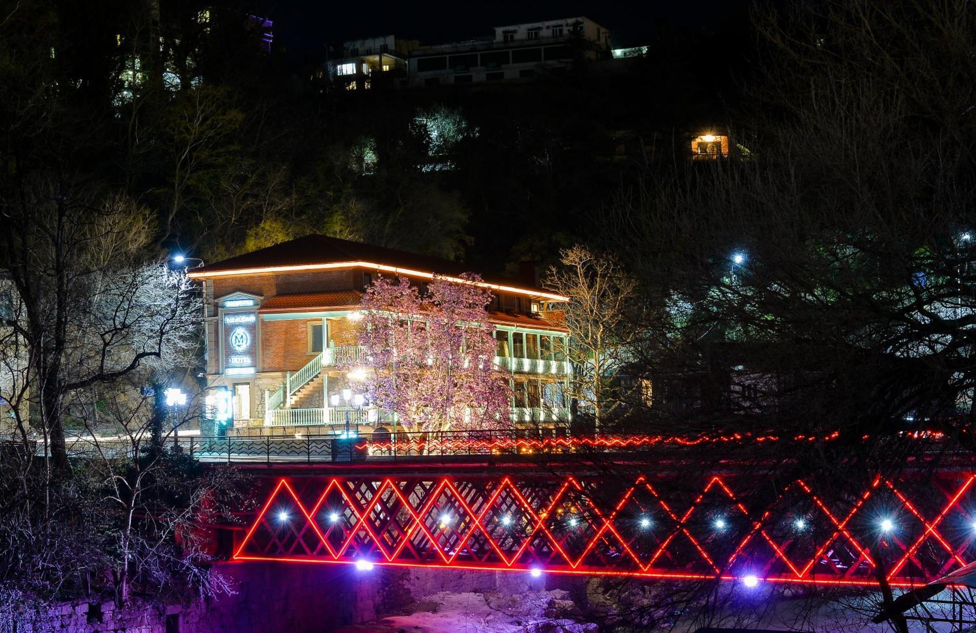 Hotel Magnolia In The City Centre クタイシ エクステリア 写真